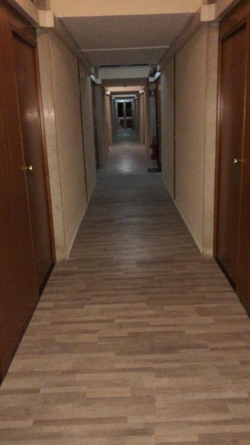 Hotel Select Сант'Иларио-д'Энца Экстерьер фото