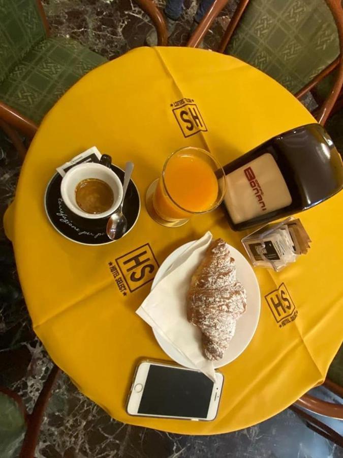 Hotel Select Сант'Иларио-д'Энца Экстерьер фото